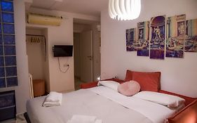 Domus Massimiliani Guesthouse